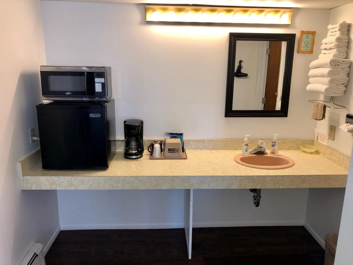Budget Host Inn アイアンウッド エクステリア 写真