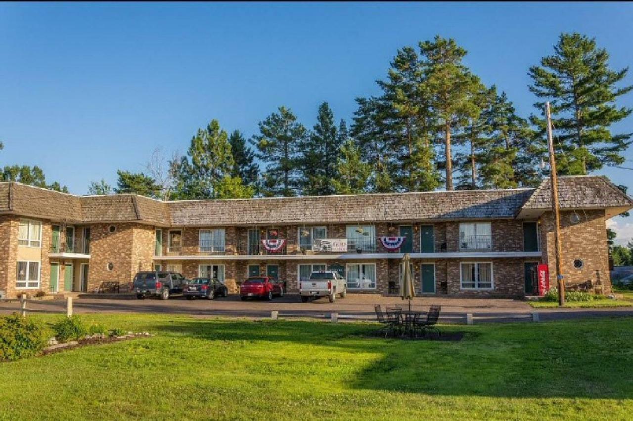 Budget Host Inn アイアンウッド エクステリア 写真